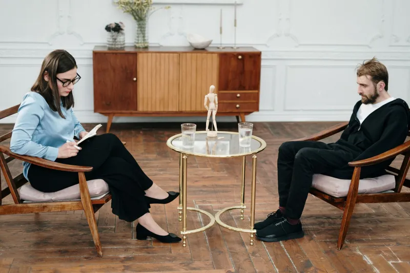 Love Ain't Cheap When You're 6'4": Inside the Dating Coach Industry's Tall Person Upcharge
